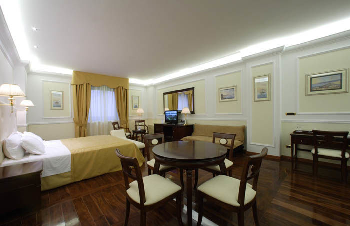 Tiberio Palace Hotel Neapol Pokój zdjęcie